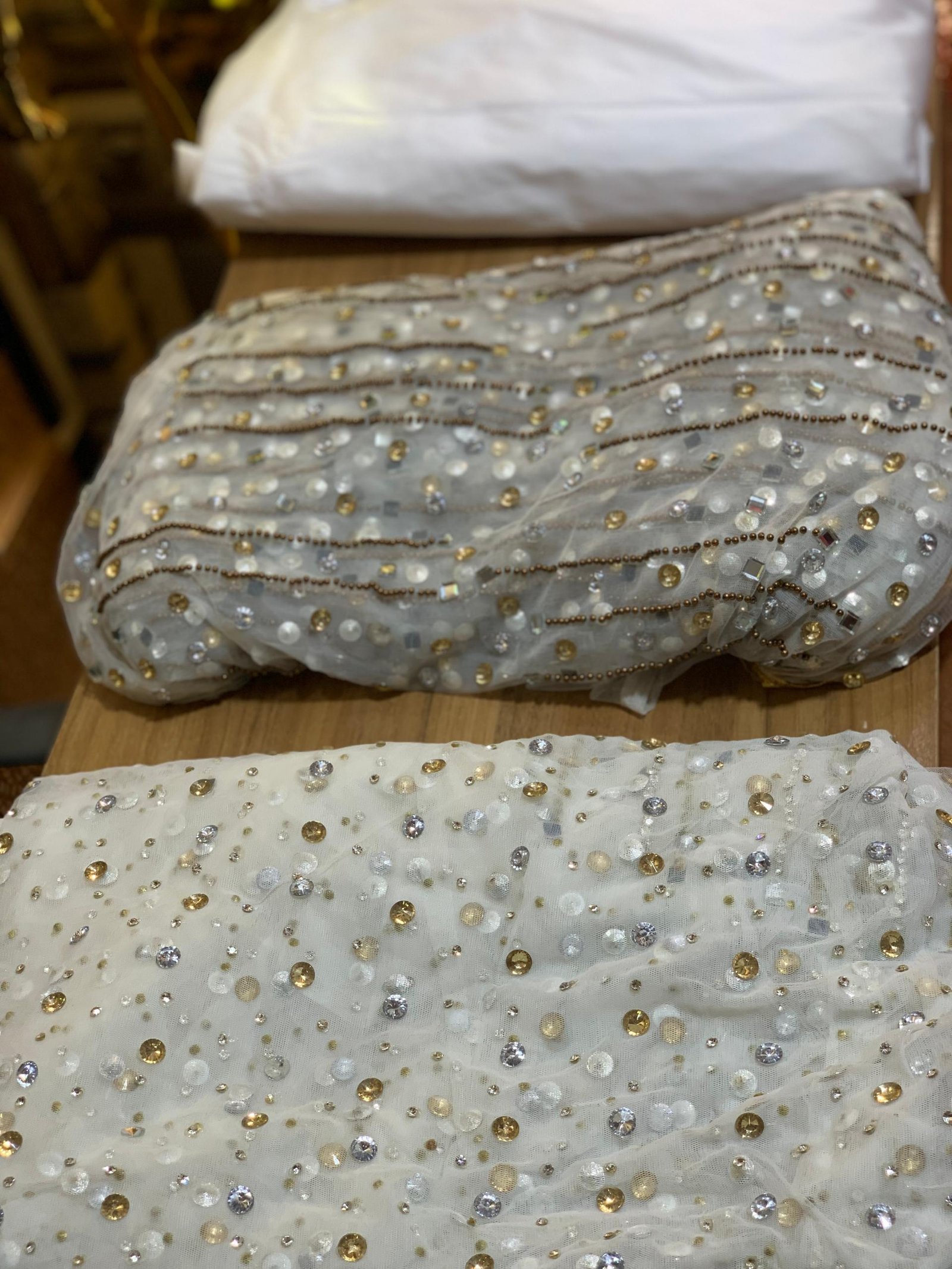 LUXURY WHITE CRYSTAL GEORGE
