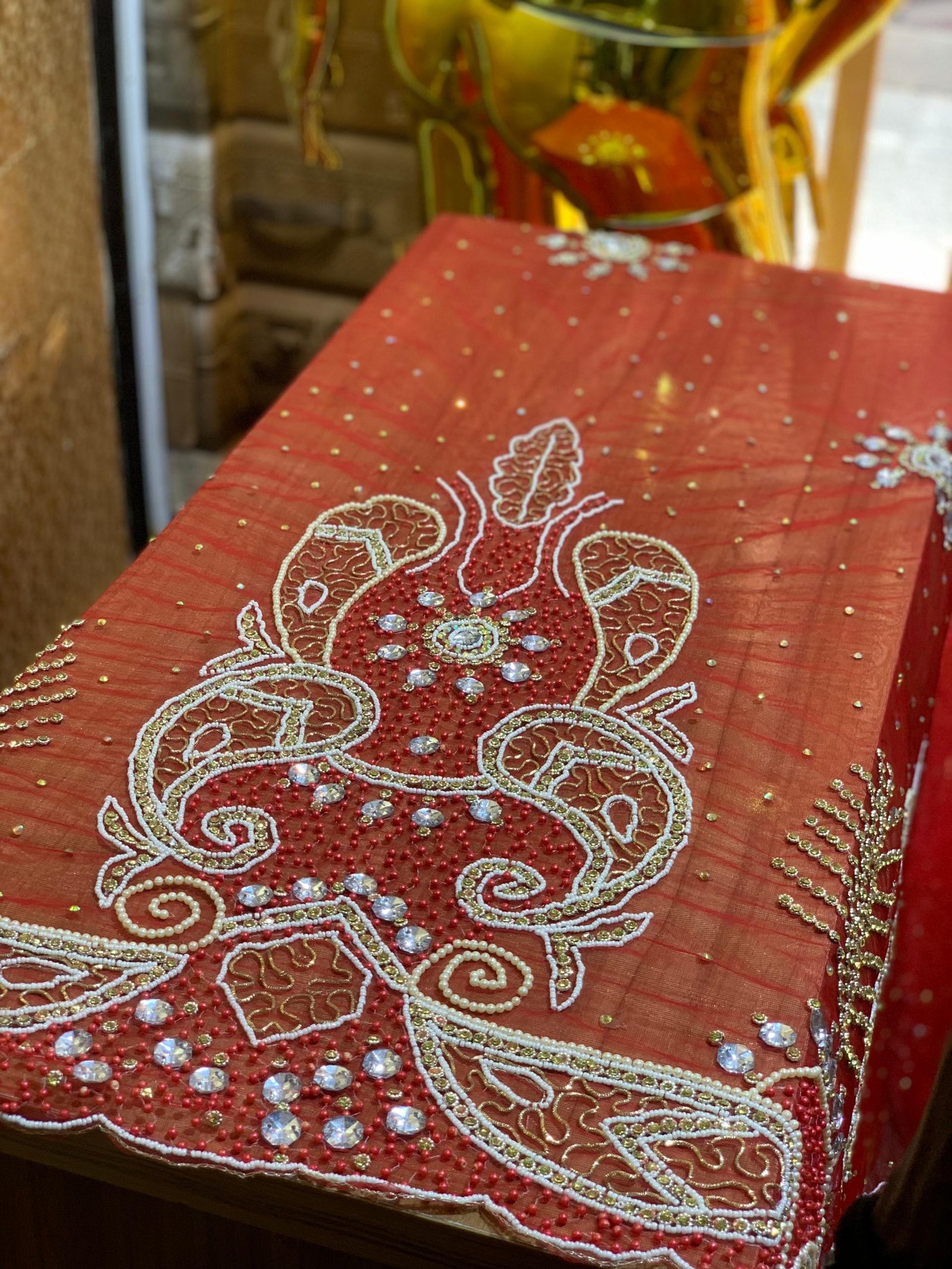 LUXURY RED GEORGE - Image 2