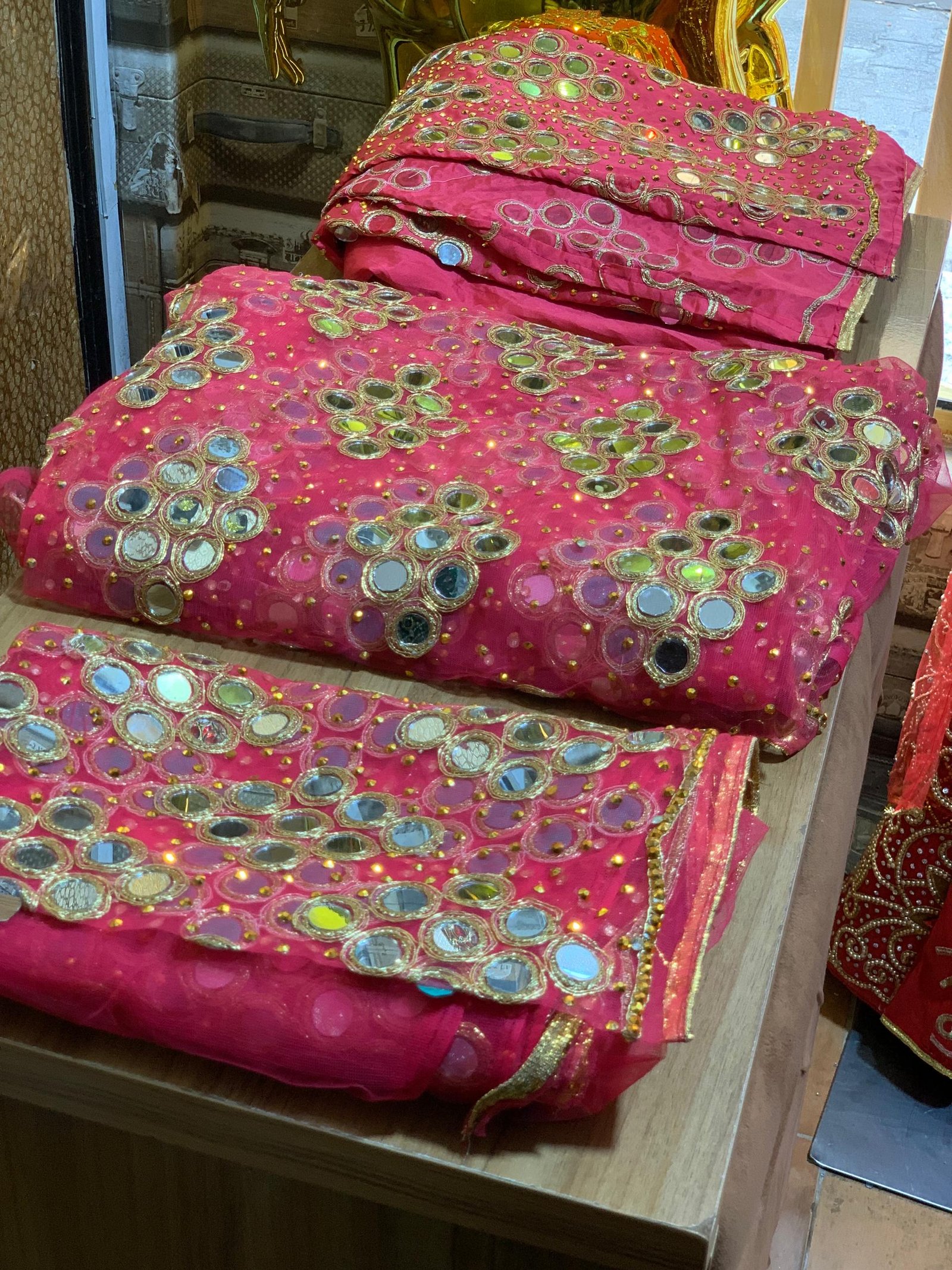 LUXURY RED GEORGE