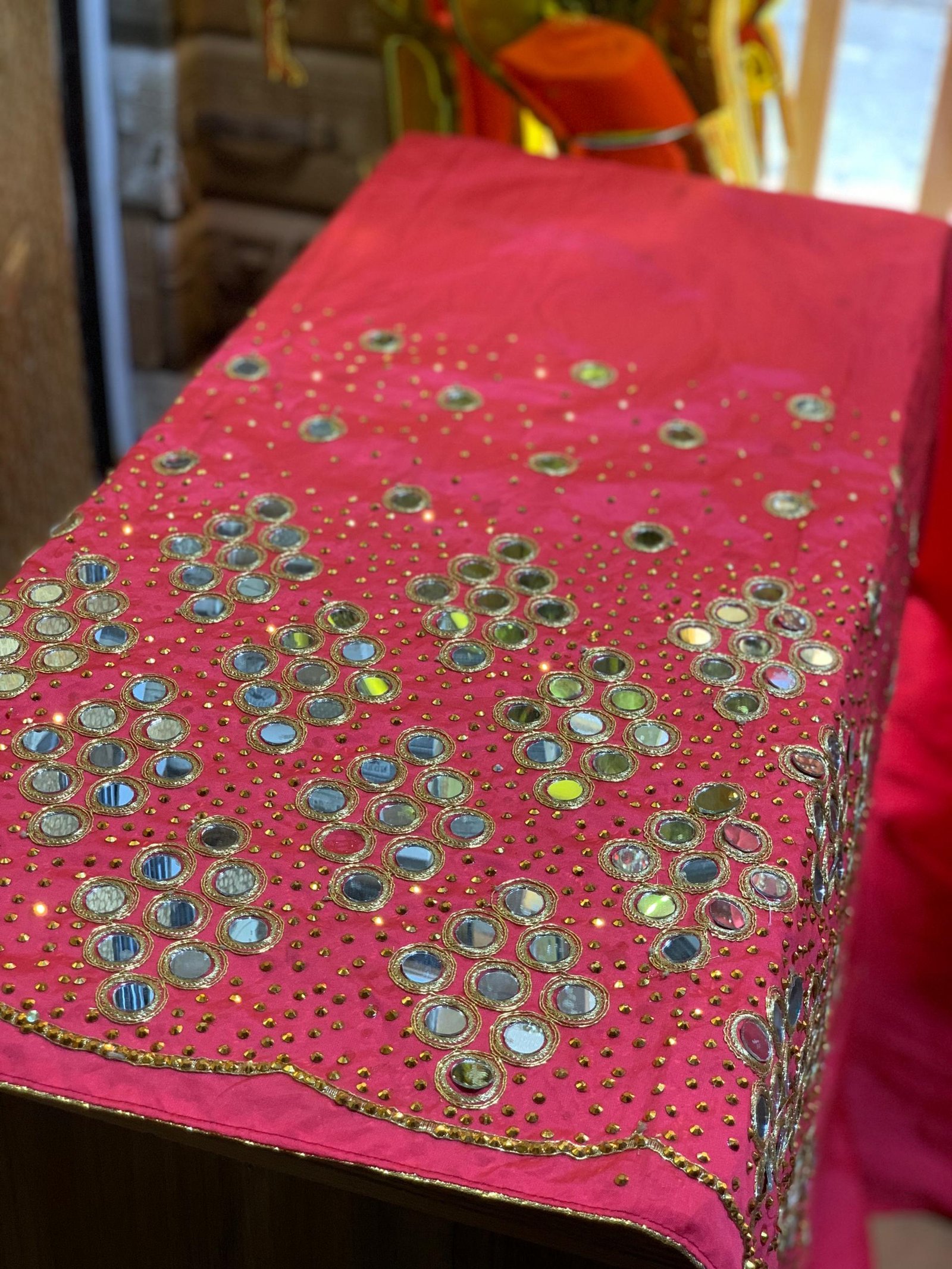LUXURY RED GEORGE - Image 3